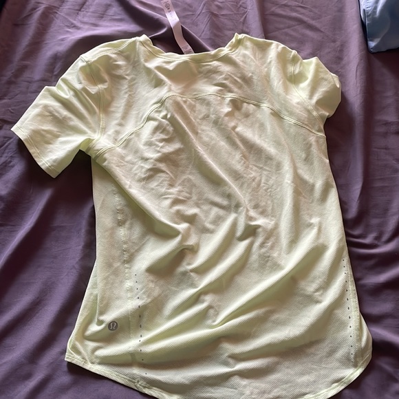 lululemon sheer see through tee size 4 - Picture 3 of 3